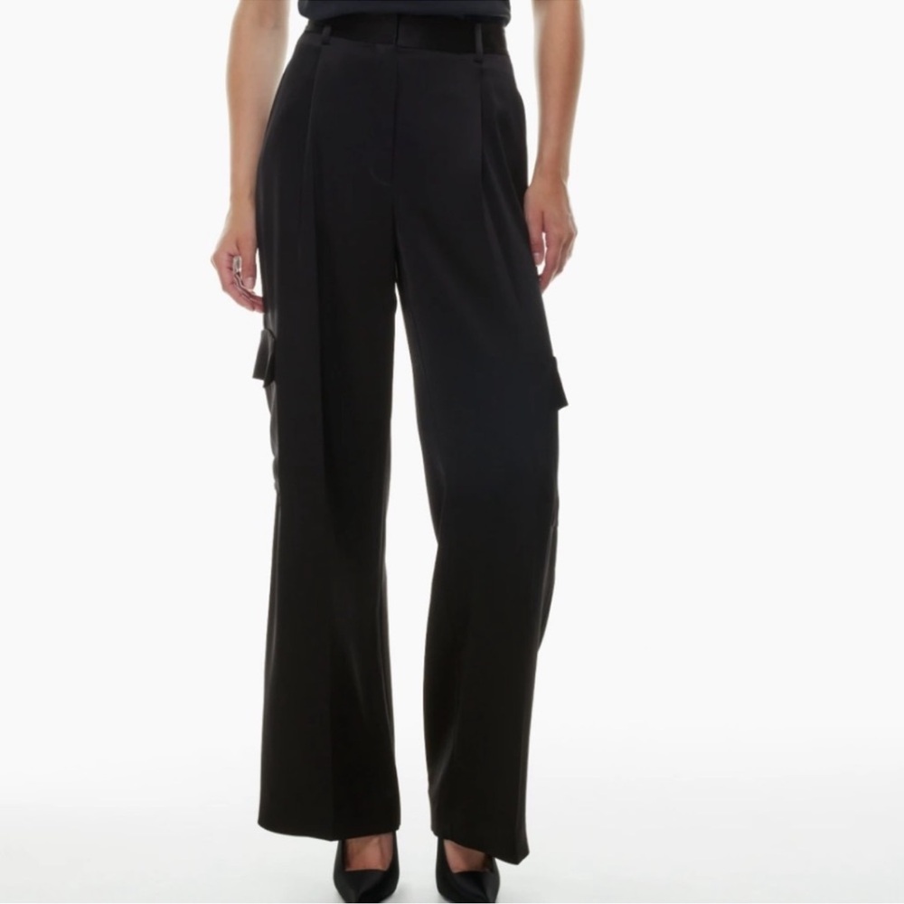 Aritzia Outgoing Satin Cargo Pant size 2